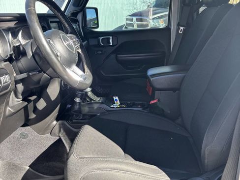 Used 2020 Jeep Gladiator Sport w/ Quick Order Package 24S image 7