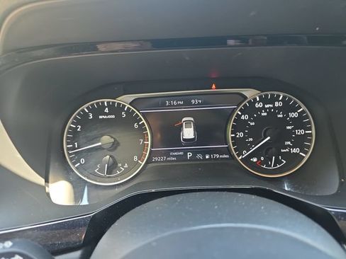 Used 2025 Nissan Pathfinder SV FWD image 10