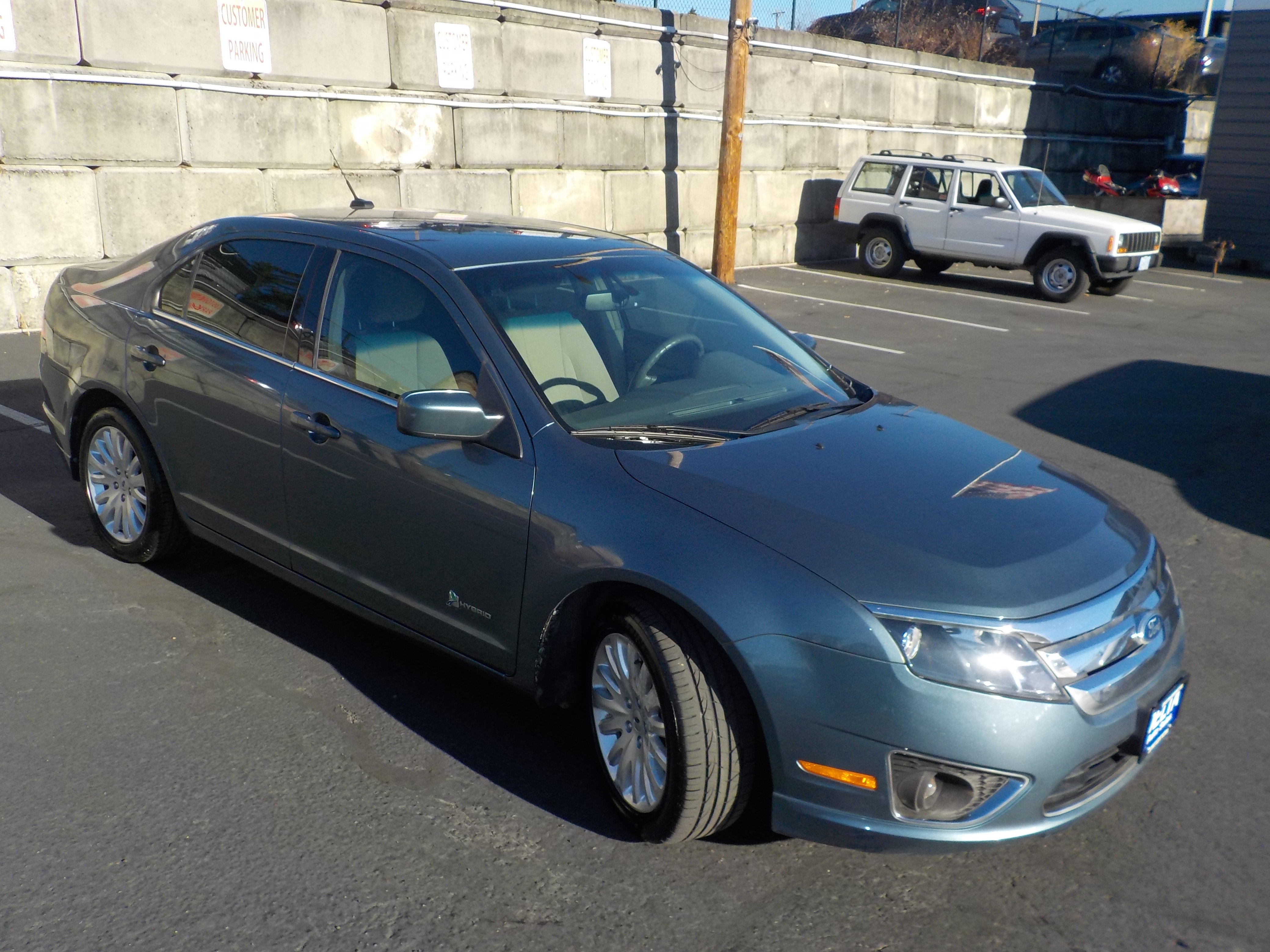Used 2012 Ford Fusion Hybrid FWD image 5