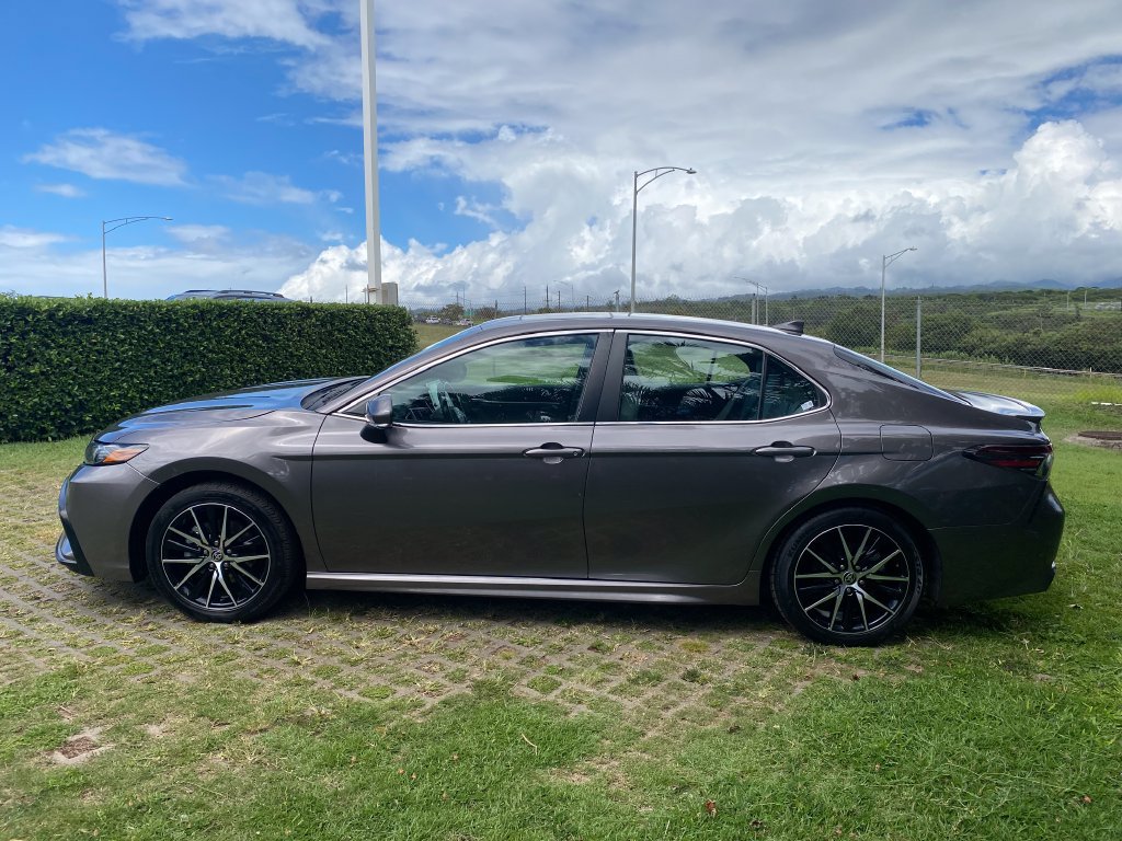 Used 2024 Toyota Camry SE FWD image 4