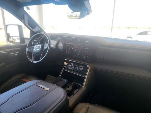 Used 2024 GMC Sierra 3500 AT4 w/ AT4 Premium Plus Package image 21