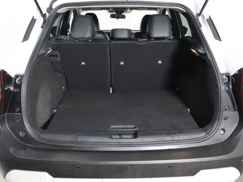 Used 2025 Nissan Kicks SR FWD image 18