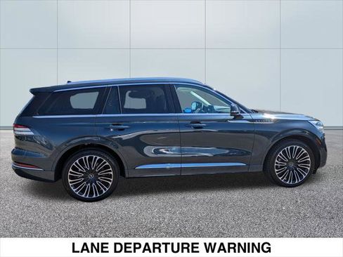 Used 2023 Lincoln Aviator Black Label w/ Dynamic Handling Package image 6