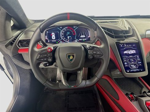 Used 2024 Lamborghini Revuelto image 23