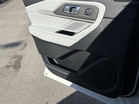 New 2026 Ford Explorer Platinum w/ LUX Leather Package image 17