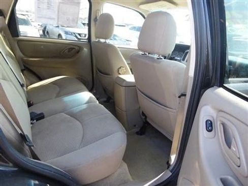 Used 2006 MAZDA Tribute s image 18