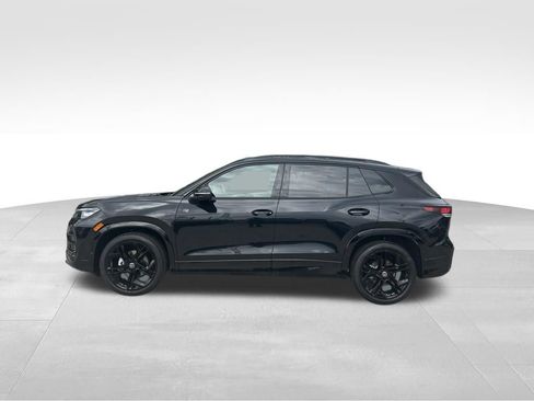 New 2026 Volkswagen Tiguan SE R-Line FWD image 2