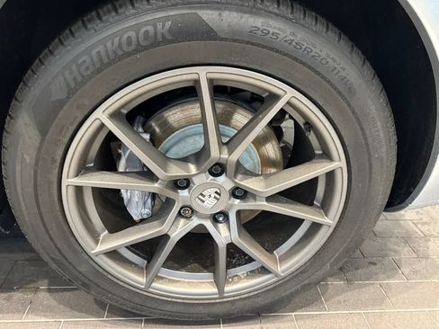 Used 2025 Porsche Cayenne AWD/4WD image 7