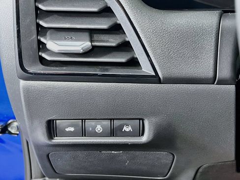 New 2026 Nissan Sentra SR w/ SR Premium Package FWD image 9