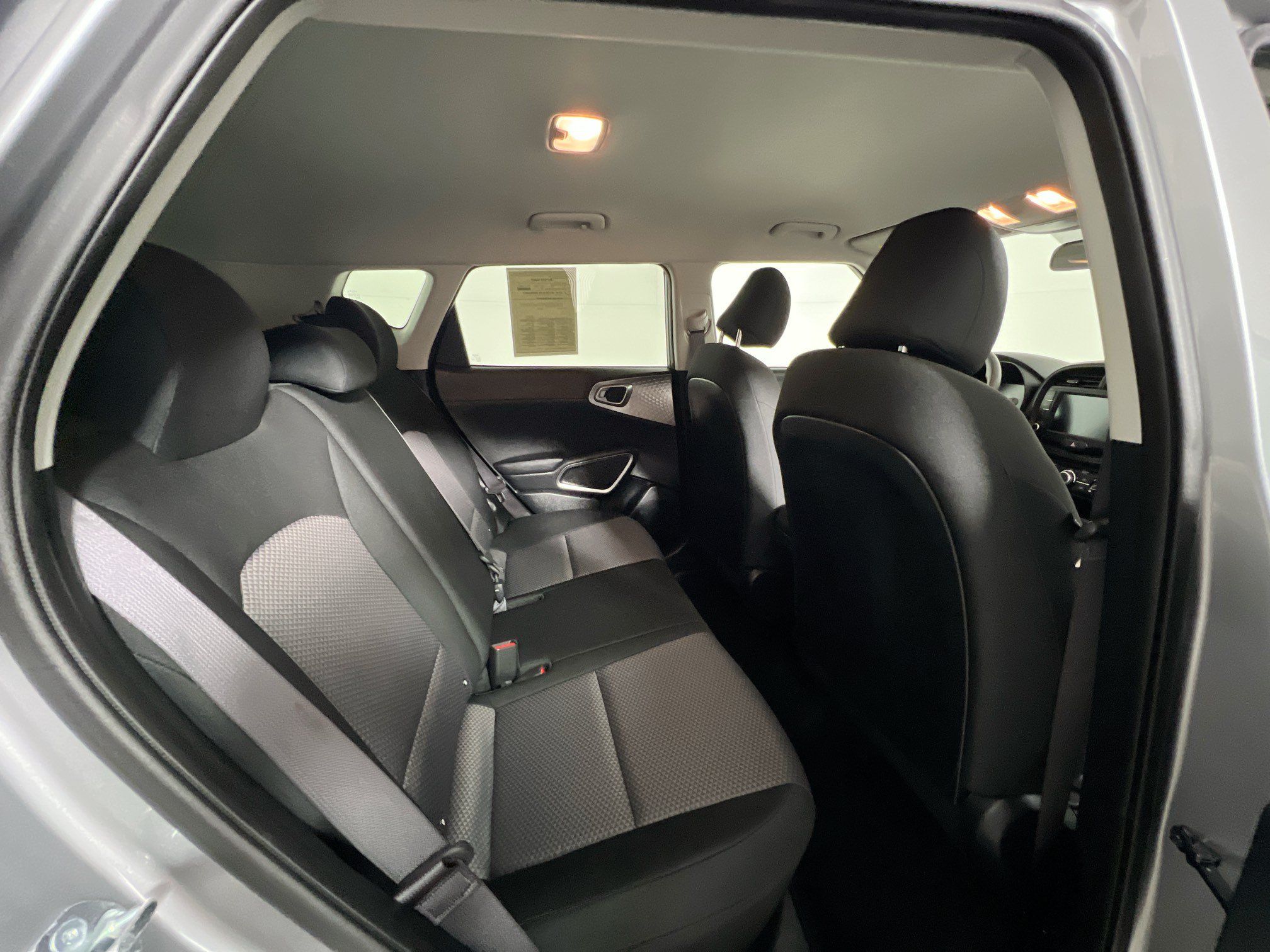 Used 2025 Kia Soul LX w/ LX Technology Package FWD image 33