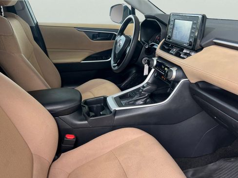 Used 2020 Toyota RAV4 LE image 21