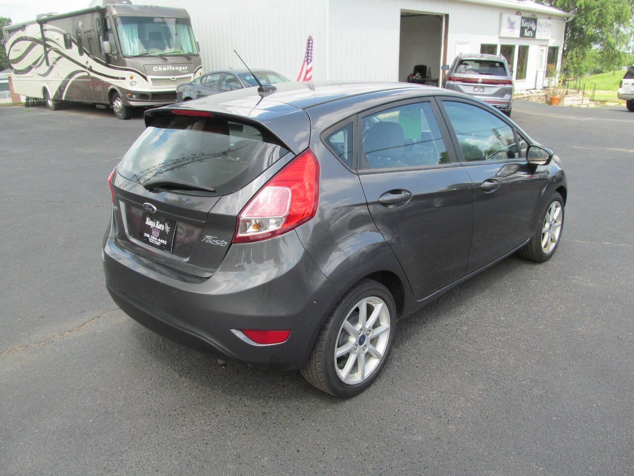 Used 2015 Ford Fiesta SE w/ Equipment Group 201A FWD image 4