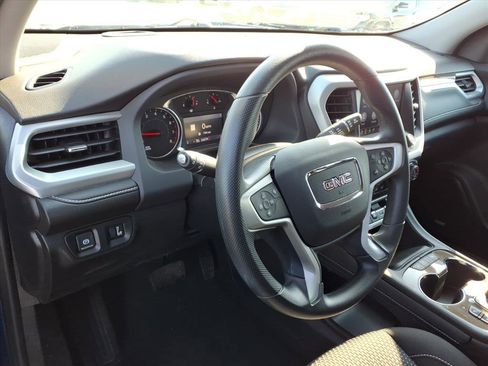 Used 2023 GMC Acadia SLE w/ Driver Convenience Package image 8