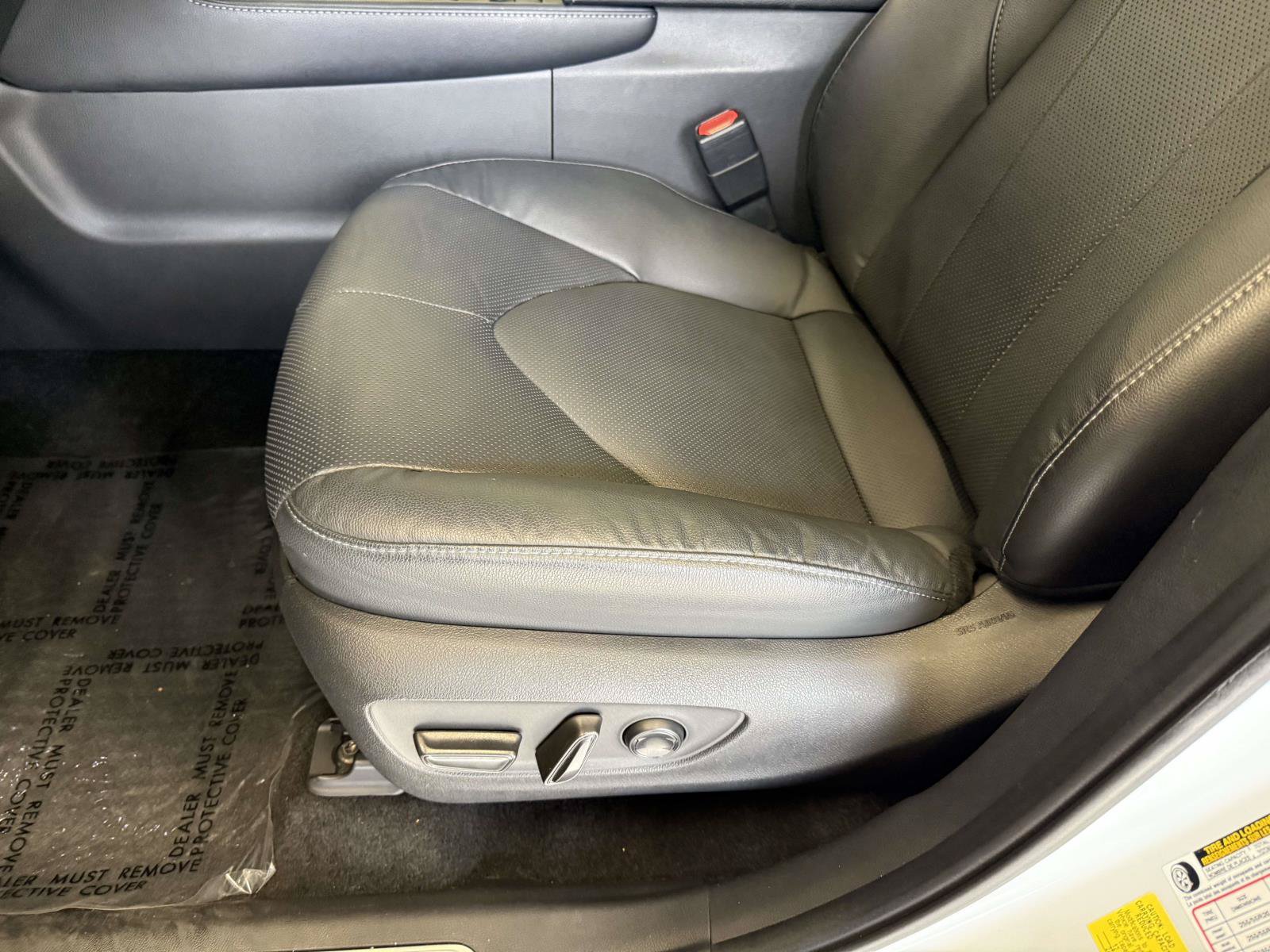 Used 2024 Toyota Grand Highlander AWD image 3