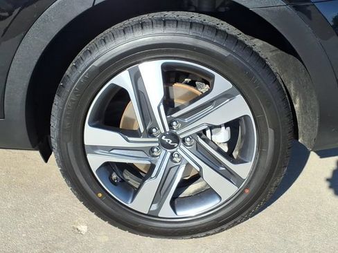 Used 2023 Kia Sorento EX AWD/4WD image 9