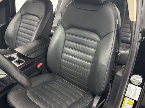 Used 2018 Ford Fusion SE w/ Fusion SE Technology Package image 9