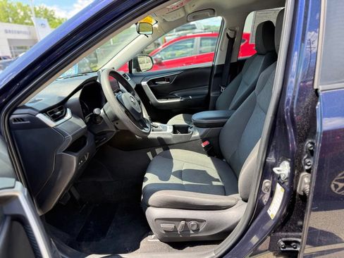 Used 2024 Toyota RAV4 XLE FWD image 7