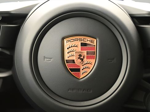 New 2026 Porsche Macan Electric RWD image 24