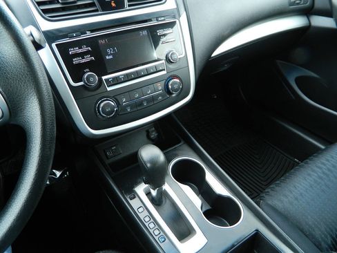 Used 2018 Nissan Altima 2.5 S w/ S Convenience Package image 19