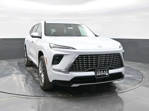 Used 2026 Buick Enclave Avenir w/ Super Cruise Package image 5