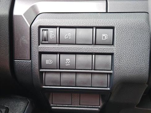 Used 2025 Toyota 4Runner SR5 AWD/4WD image 15