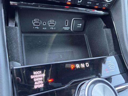 Used 2022 Jeep Grand Cherokee Overland AWD/4WD image 25