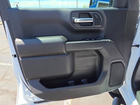 Used 2025 Chevrolet Silverado 1500 Custom Trail Boss w/ Dark Appearance Package AWD/4WD image 32