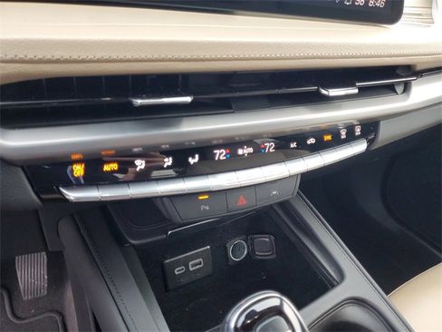 Used 2024 Cadillac XT4 Premium Luxury image 24