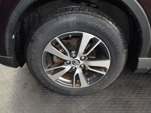 Used 2018 Toyota RAV4 XLE image 13