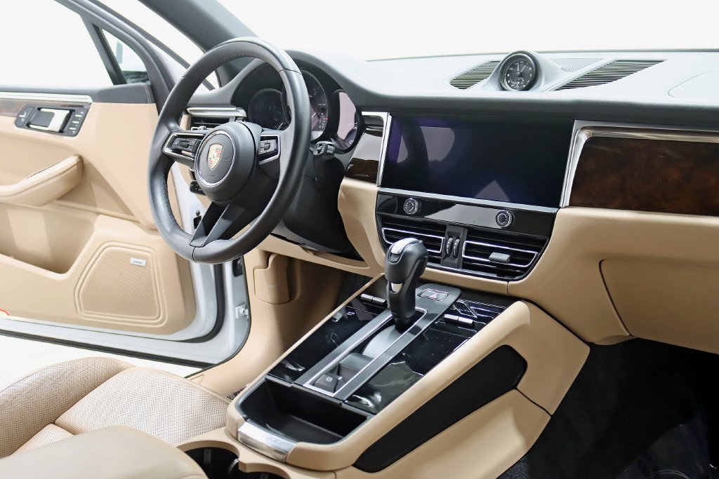 Used 2022 Porsche Macan AWD/4WD image 27