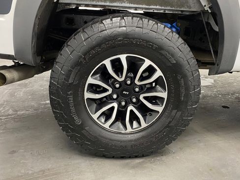 Used 2014 Ford F150 Raptor w/ Equipment Group 801A Luxury image 17