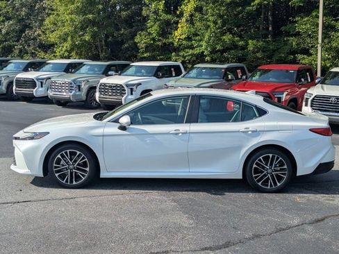 Used 2026 Toyota Camry XLE FWD image 4