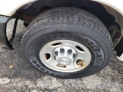 Used 2016 Chevrolet Express 2500 image 8