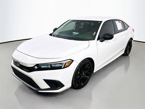 Used 2023 Honda Civic Sport image 3