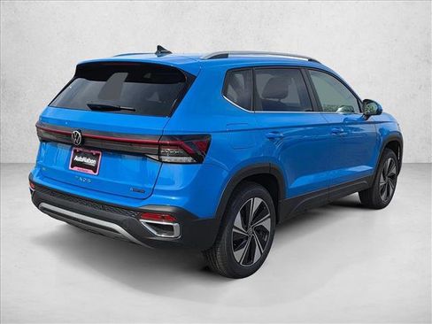 New 2026 Volkswagen Taos SE AWD/4WD image 2