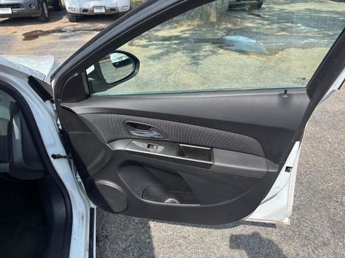 Used 2013 Chevrolet Cruze LT image 20