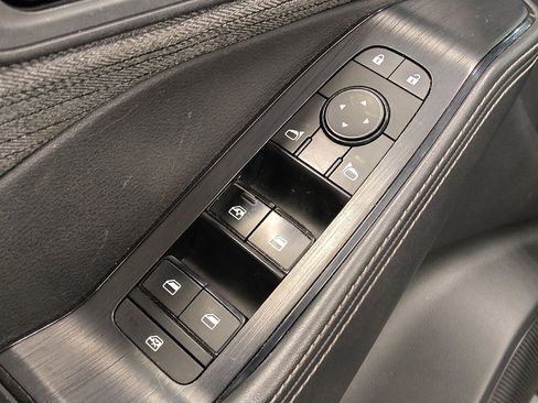 Used 2021 Nissan Rogue S image 27