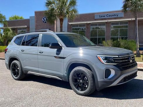 New 2026 Volkswagen Atlas Peak Edition AWD/4WD image 1