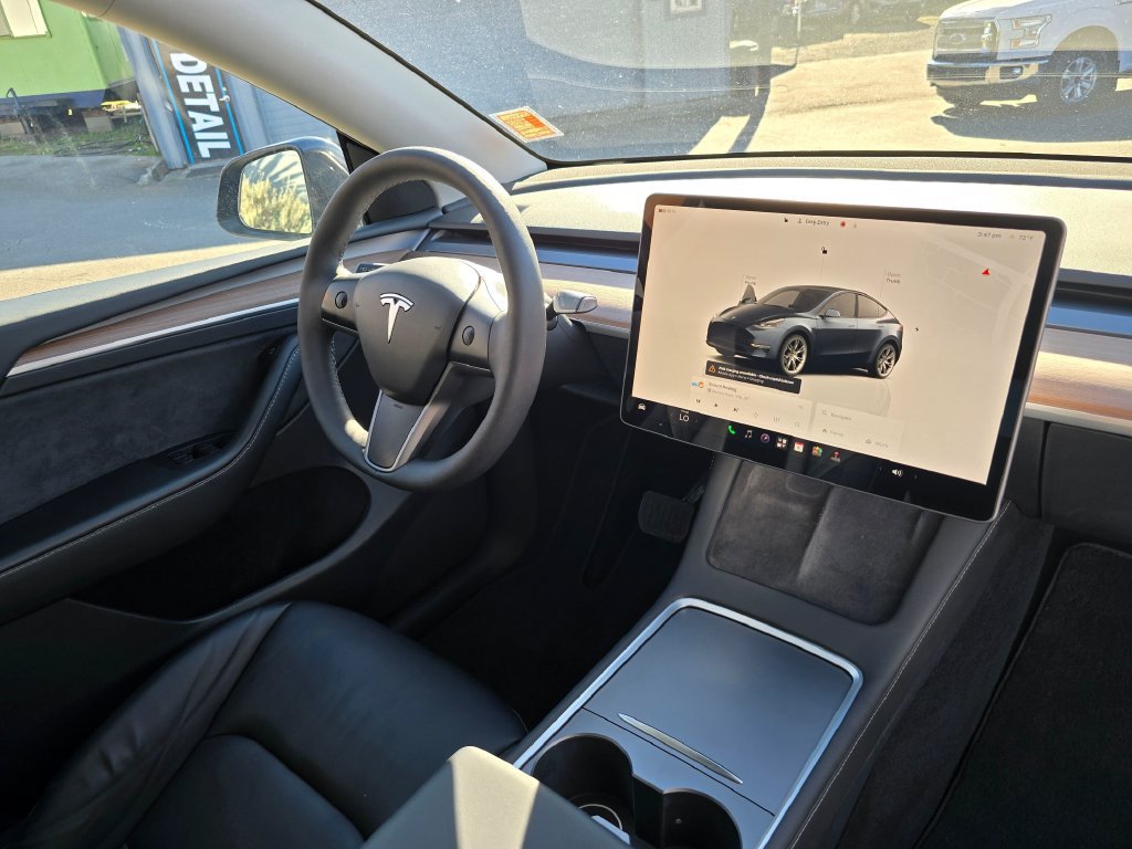 Used 2024 Tesla Model Y Long Range AWD/4WD image 12