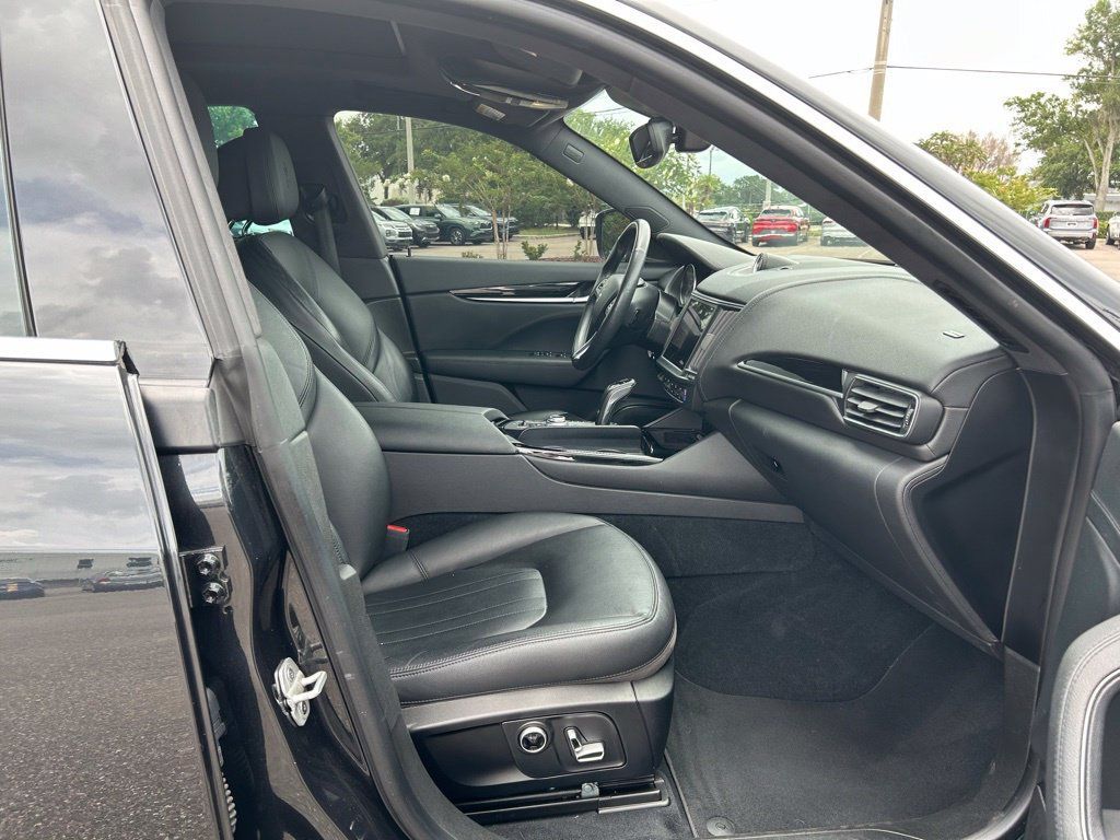 Used 2023 Maserati Levante GT AWD/4WD image 41