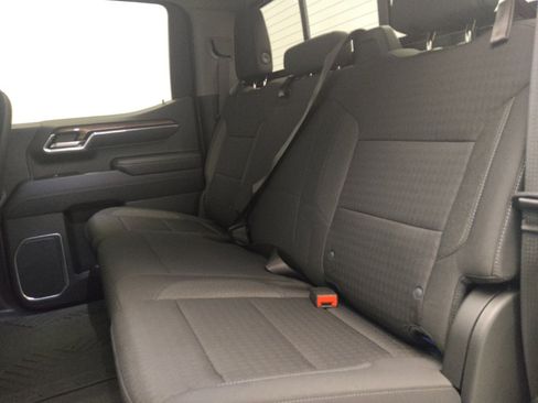 Used 2022 Chevrolet Silverado 1500 LT AWD/4WD image 18