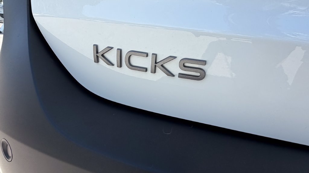 Used 2026 Nissan Kicks SV FWD image 9