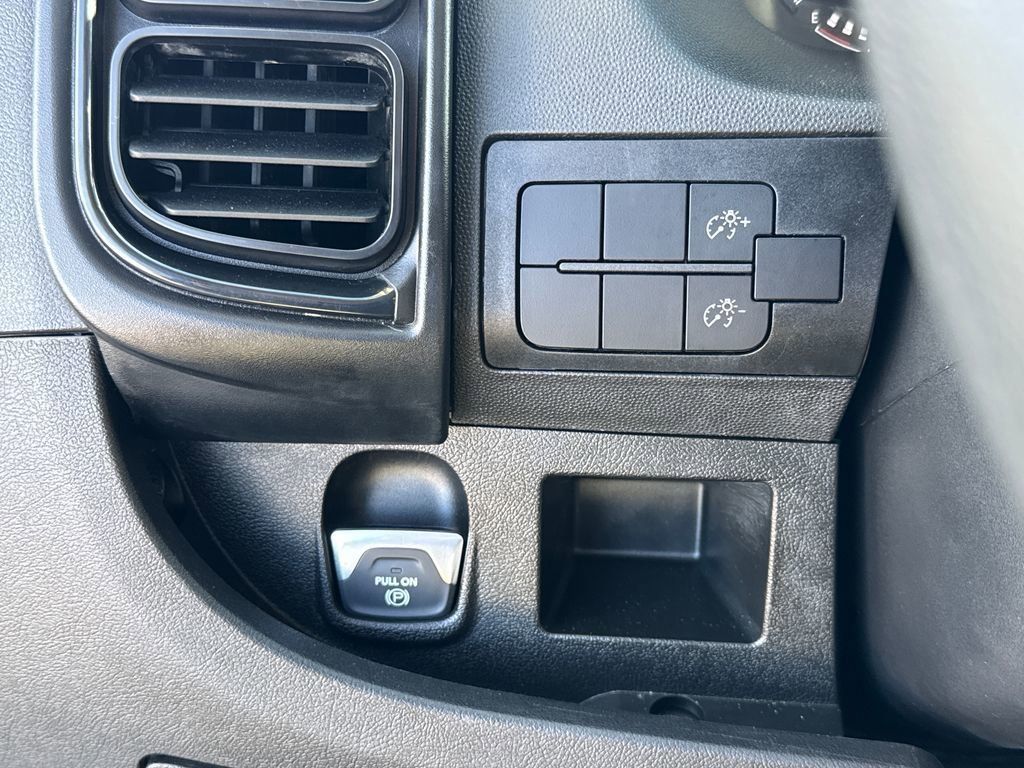 Used 2025 RAM ProMaster 2500 FWD image 25