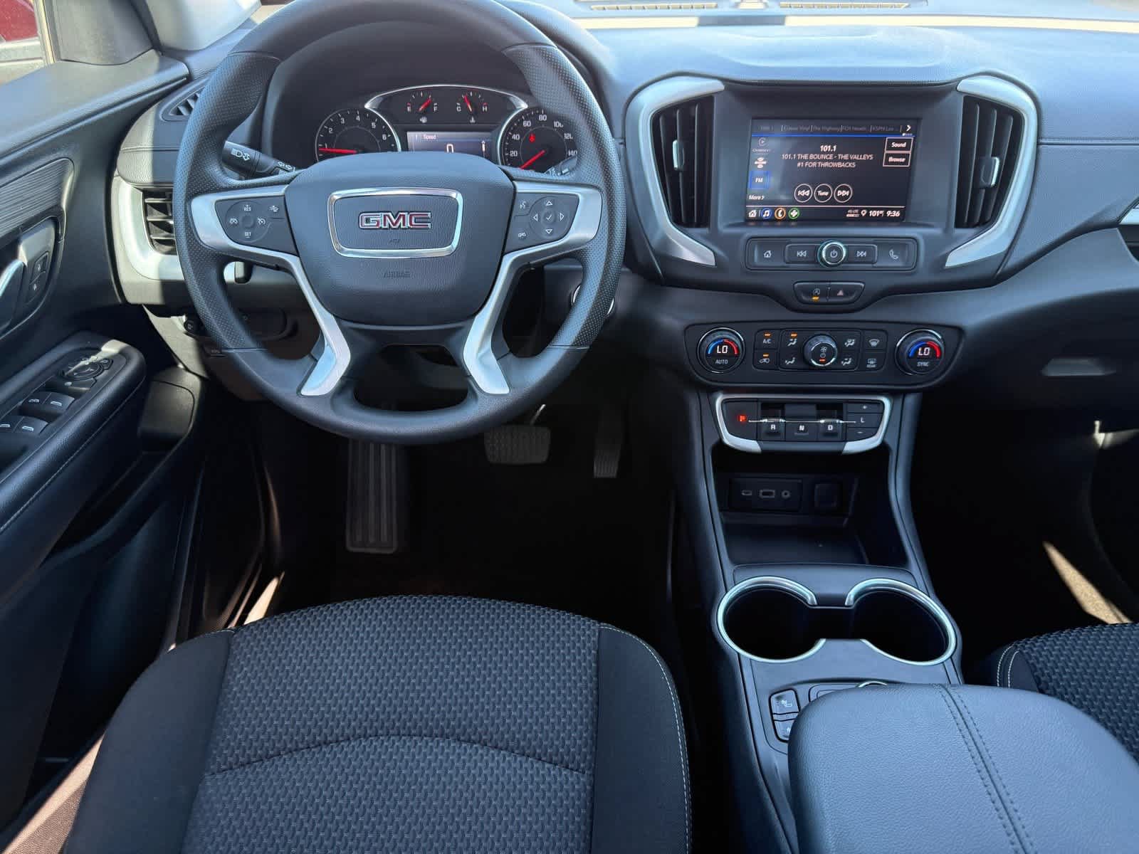 Used 2022 GMC Terrain SLE w/ Driver Convenience Package AWD/4WD image 29