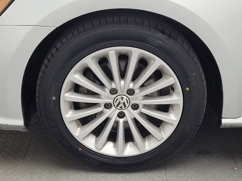 Used 2017 Volkswagen Passat 1.8T SE image 31