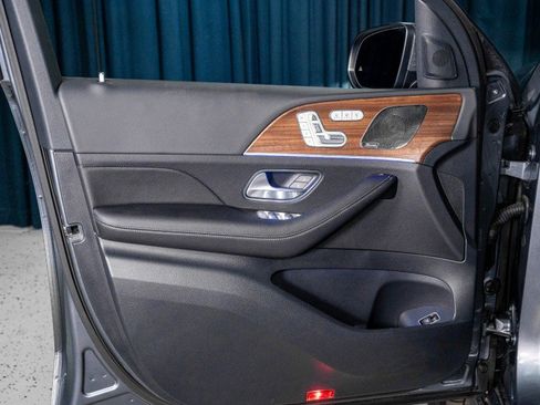 Certified 2025 Mercedes-Benz GLS 450 4MATIC image 12