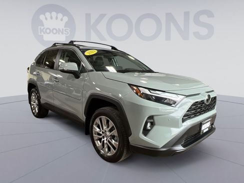 Used 2023 Toyota RAV4 XLE Premium image 10