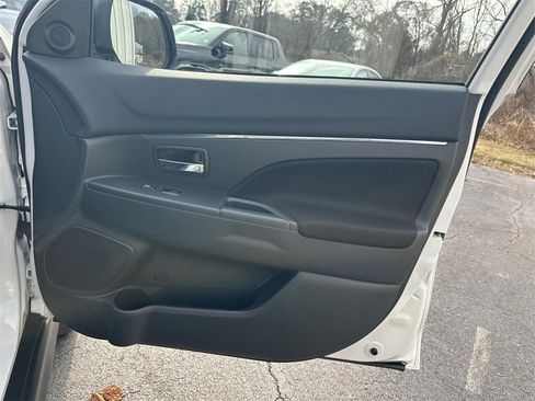 Used 2020 Mitsubishi Outlander Sport ES image 15