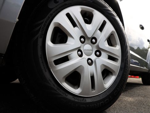 Used 2016 Dodge Journey SE w/ Flexible Seating Group image 32