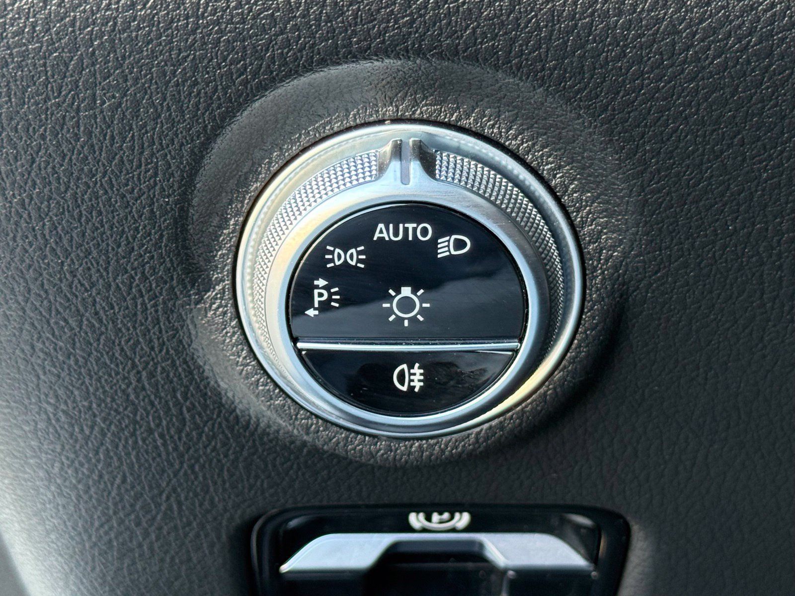 Used 2022 Mercedes-Benz C 300 Sedan image 29